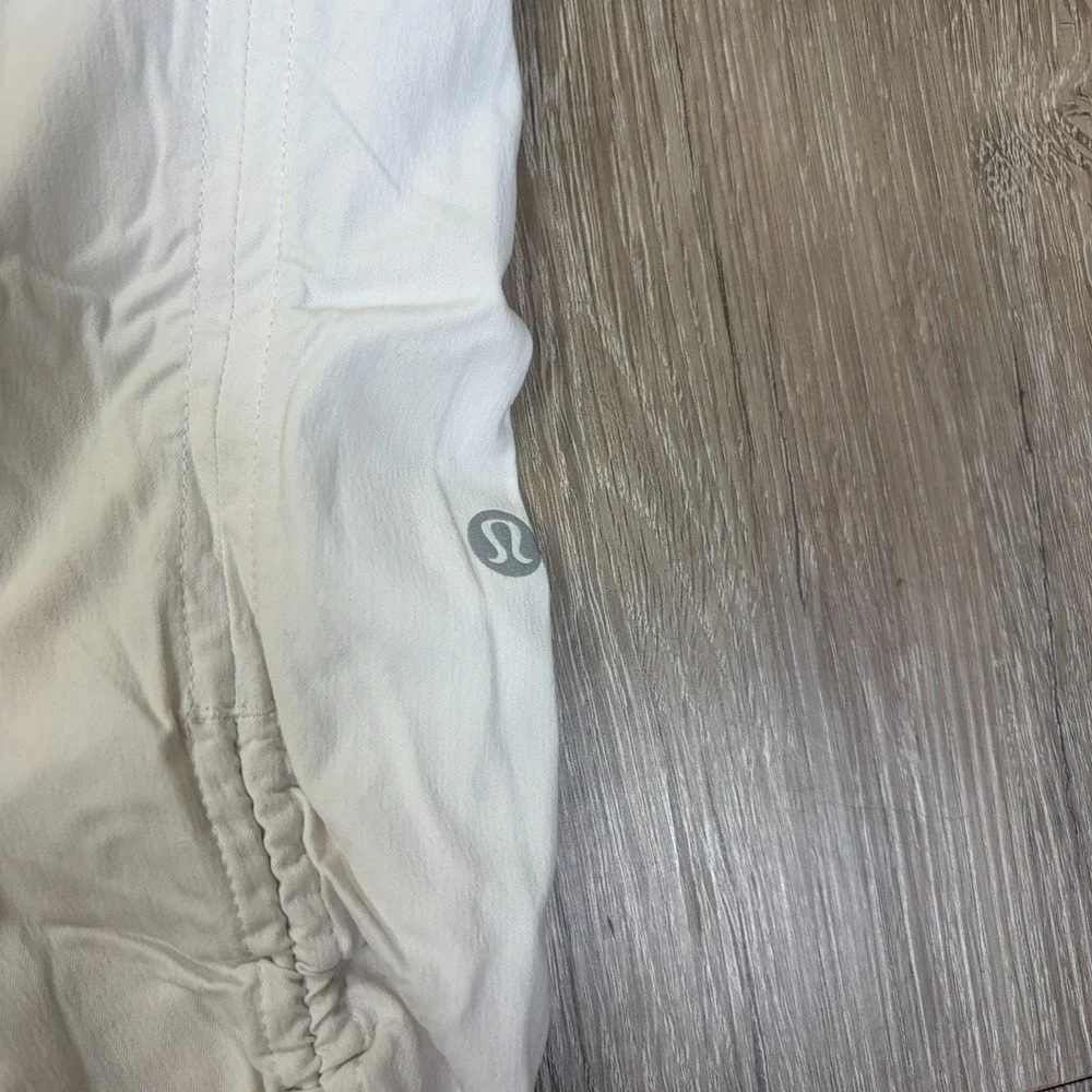 Lululemon Beyond the Studio Jogger White Size 4 Runched Leg White